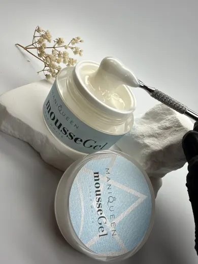 ManiQueen mousseGel cloud white