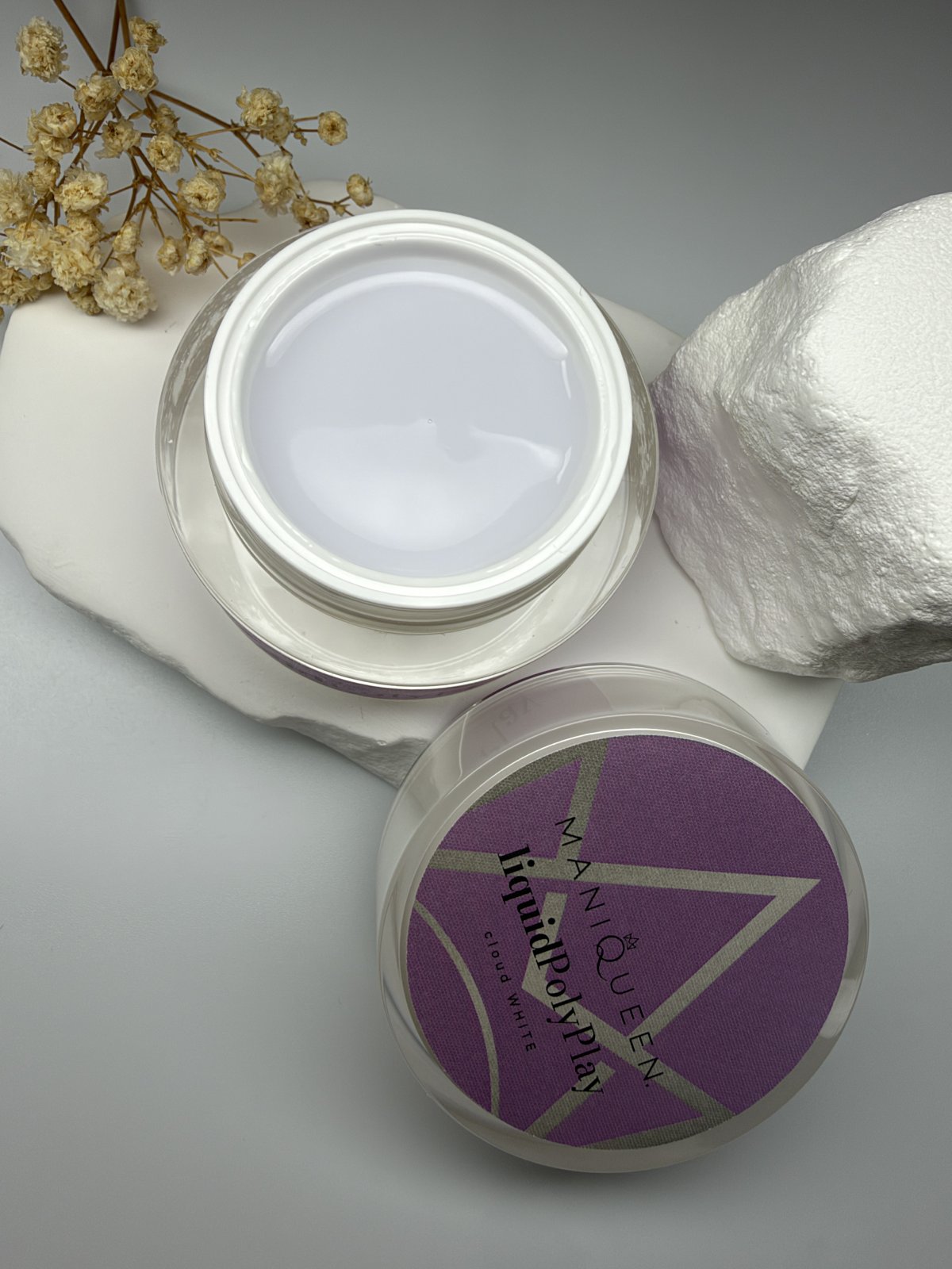 ManiQueen liquid PolyPlay claud white