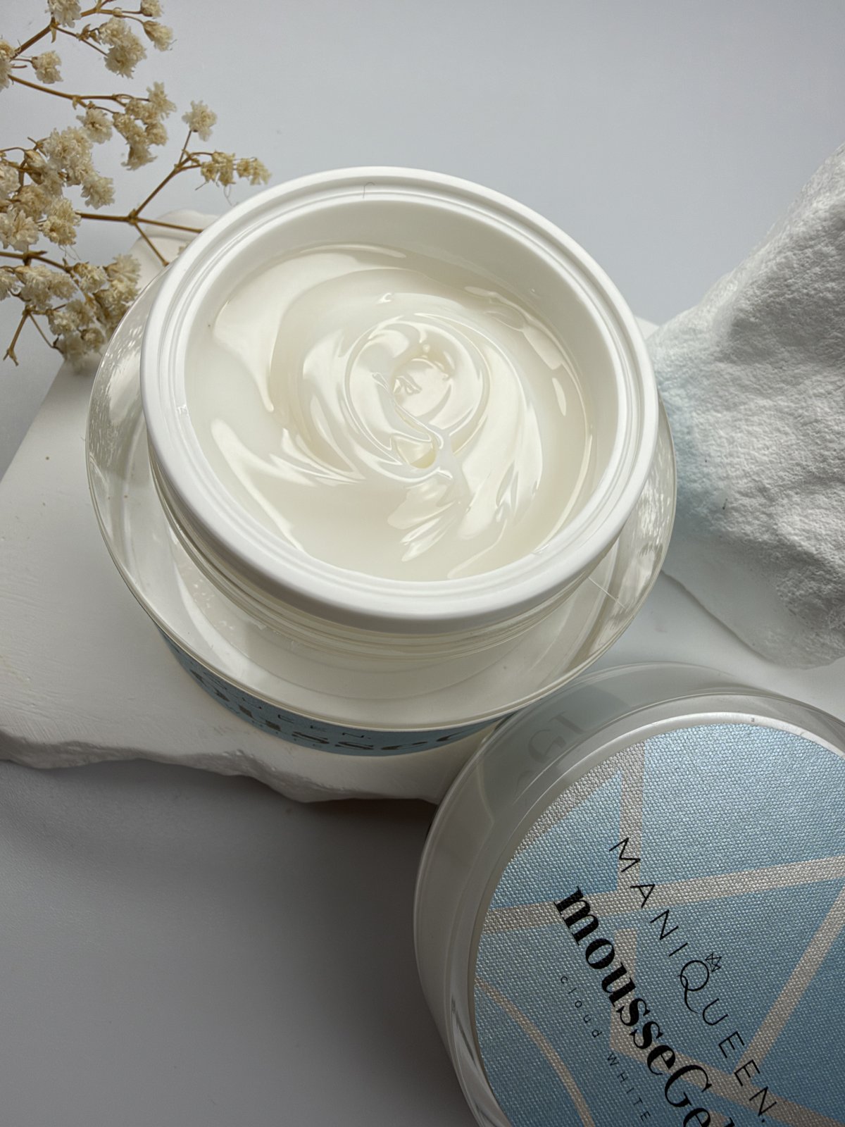 ManiQueen mousseGel cloud white