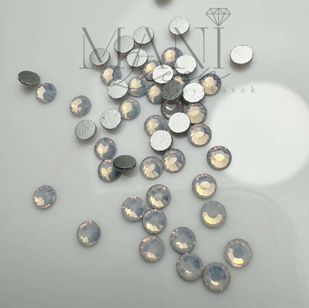 White Opal SS6